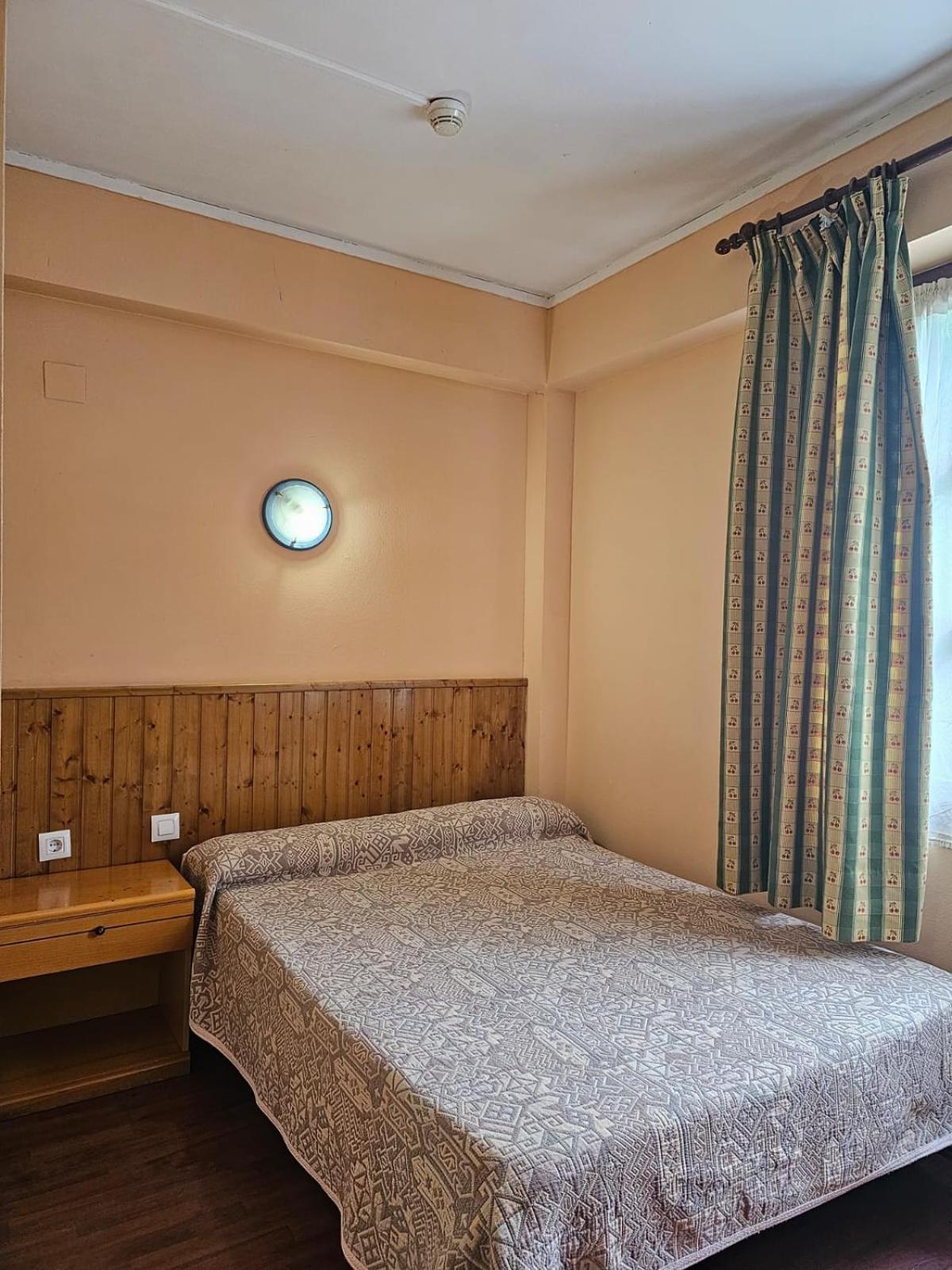 Hotel Hipic Веля Екстериор снимка